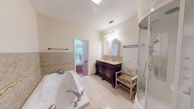 bathroom 3 | Image 42