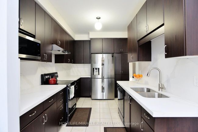 23 Falling Leaf Dr, House attached with 3 bedrooms, 4 bathrooms and 2 parking in Caledon ON | Image 7