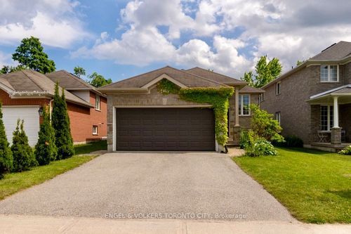 lower-125 Sovereign'S Gate, Barrie, ON, L4N0Y9 | Card Image