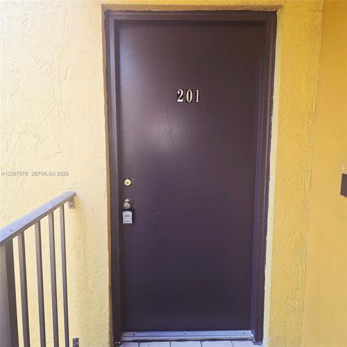 201-580 Nw 114th Ave, Sweetwater, FL, 33172-4707 | Card Image