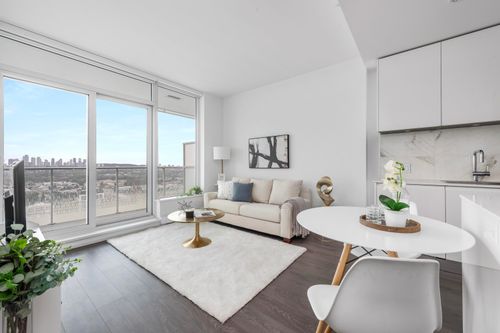 {{alt}} | Card Image