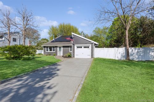 33 Nantucket Dr, Medford, NY, 11763-4346 | Card Image