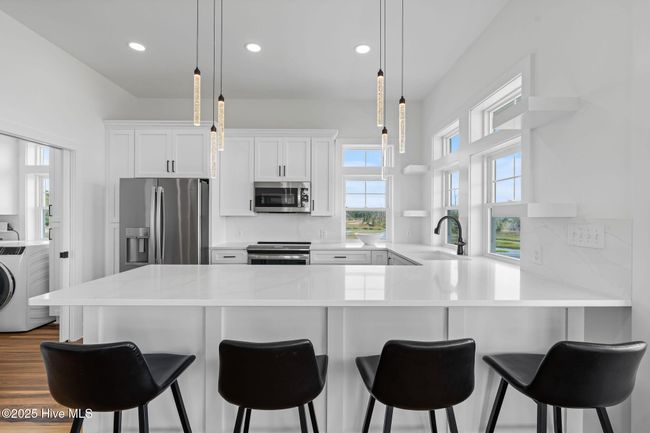 Kitchen Island - Eat in bar | Image 37