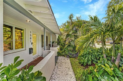 1501 Ne 35th St, Oakland Park, FL, 33334 | Card Image