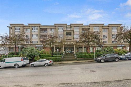 301 22230 North Ave, Maple Ridge, BC, V2X2L5 | Card Image