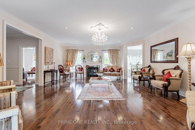 19 Ridgestone Dr, House other with 6 bedrooms, 5 bathrooms and 6 parking in Richmond Hill ON | Image 9