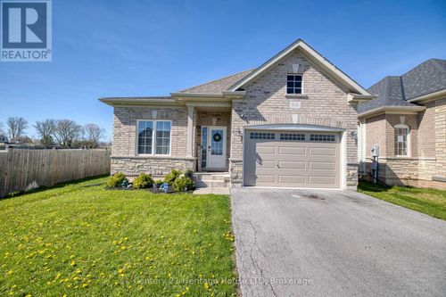 914 Burwell St, Fort Erie, ON, L2A0E3 | Card Image