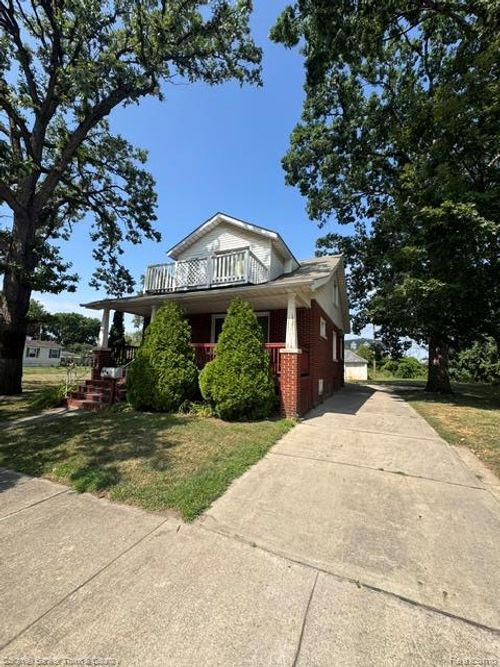 18647 Robert St, Melvindale, MI, 48122-1461 | Card Image