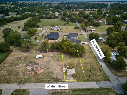 402 W Hunt St, Leonard, TX, 75452-2536 | Card Image