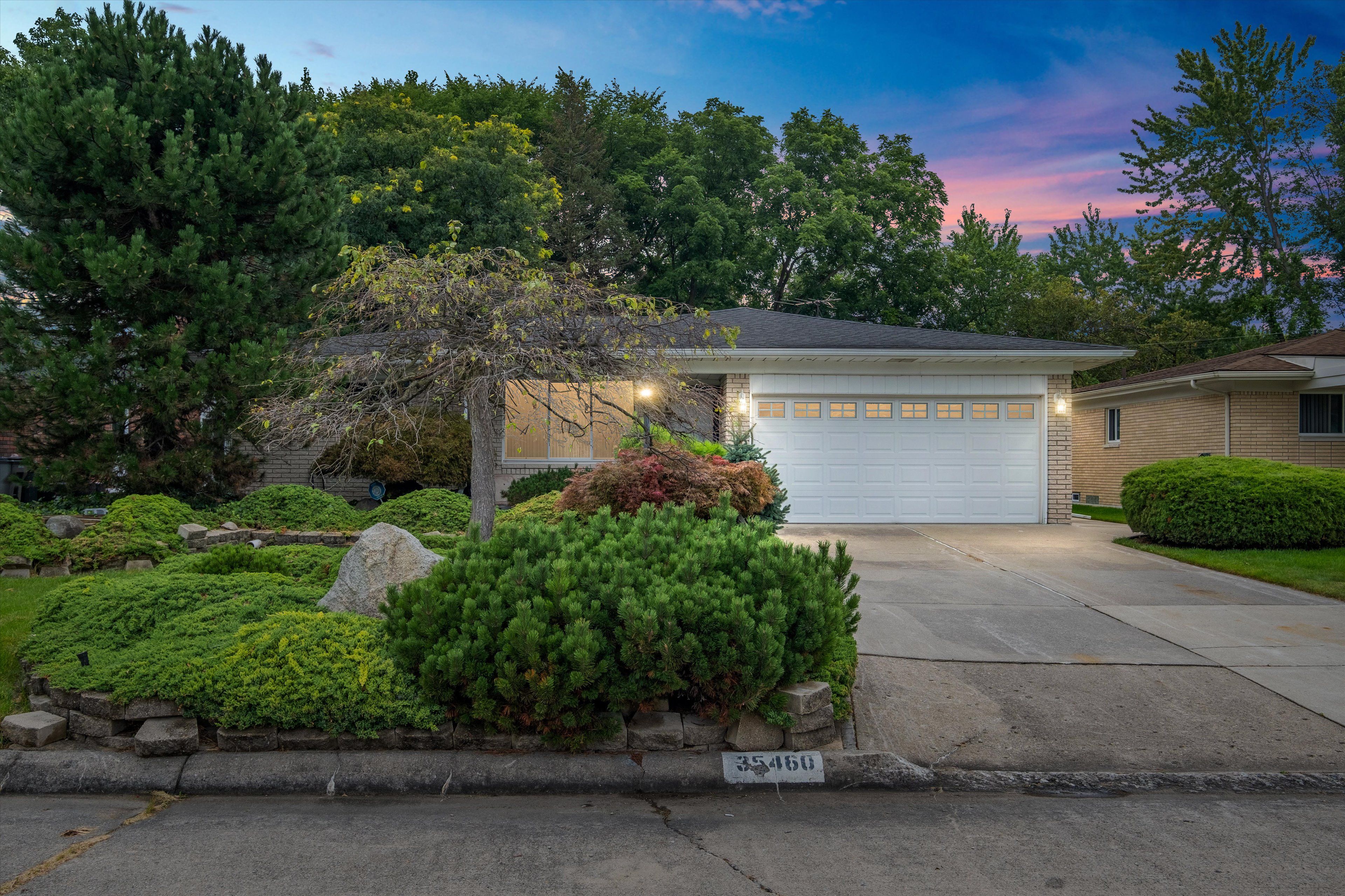 Young Dr, Clinton Township, MI 48035
