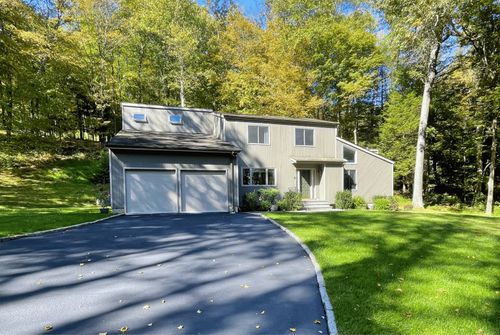 48 E Starrs Plain Rd, Danbury, CT, 06810-8319 | Card Image