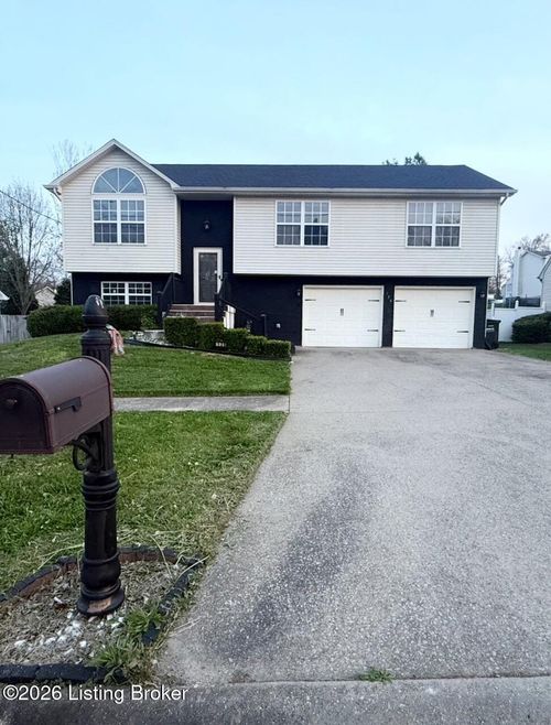 128 Byerly Blvd, Radcliff, KY, 40160-8789 | Card Image