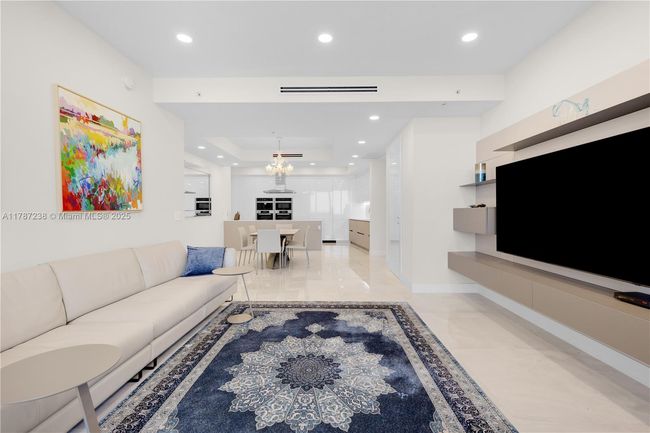 APT-4606 - 18201 Collins Ave, Condo with 2 bedrooms, 3 bathrooms and null parking in Sunny Isles Beach FL | Image 5