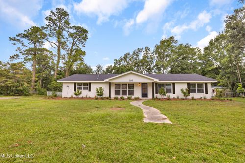 5215 Washington Ave, Gulfport, MS, 39507-4511 | Card Image