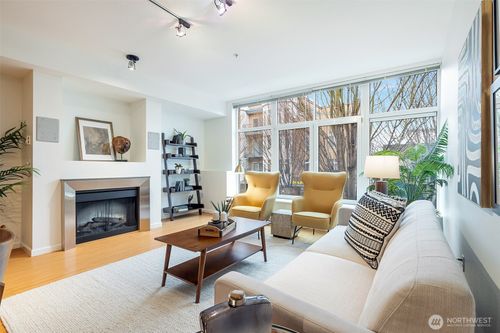 apt-104-17 W Mercer St, Seattle, WA, 98119-5910 | Card Image