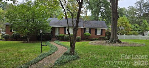 130 W Oak St, Fort Mill, SC, 29715-1712 | Card Image