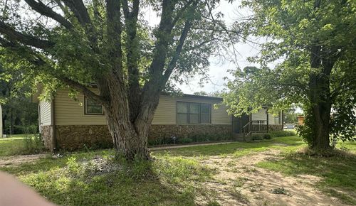407 N Magnolia St, Attica, KS, 67009-9042 | Card Image