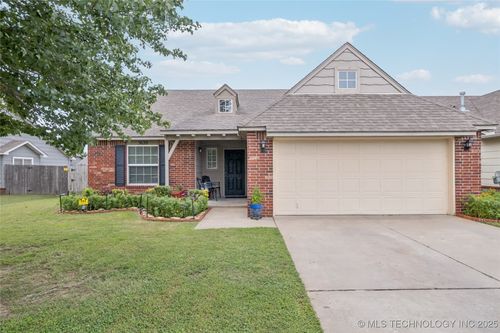 3620 E Aurora St, Broken Arrow, OK, 74014-1758 | Card Image