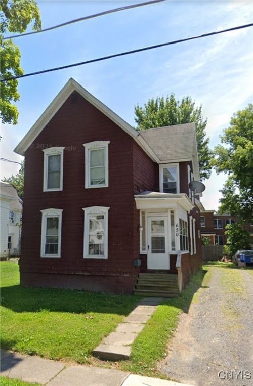 650 Emerson St, Watertown, NY, 13601-2810 | Card Image
