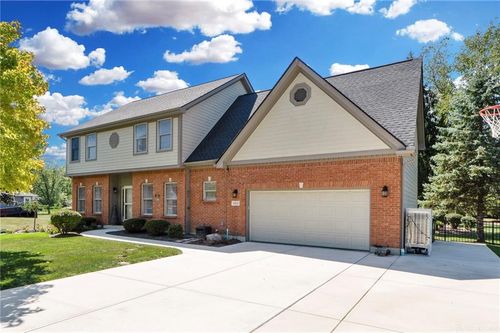 1353 Graceland Dr, Fairborn, OH, 45324-4376 | Card Image