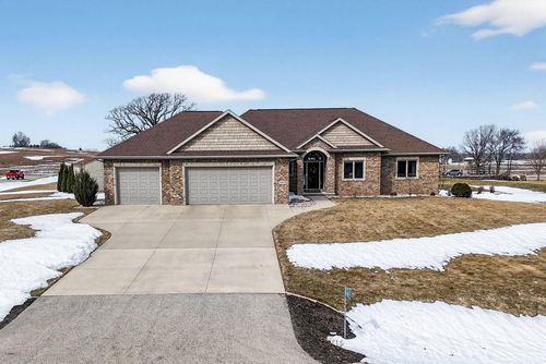 8065 Golden Primrose Circle, Clayton, WI, 54956 | Card Image