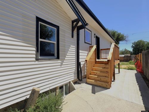 831 N Mckinley St, Casper, WY, 82601-1528 | Card Image
