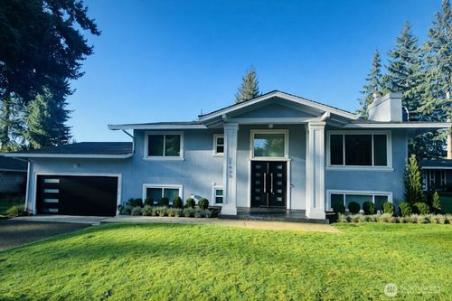 15405 Ne 7th Pl, Bellevue, WA, 98007-4812 | Card Image