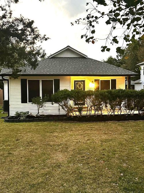 1020 S Booth Ln, Alvin, TX, 77511-3305 | Card Image