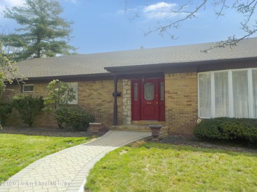 6 Hunt Ln, Staten Island, NY, 10304-1333 | Card Image