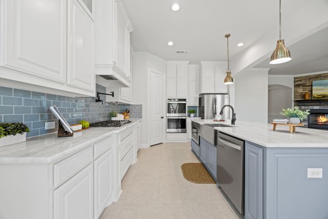 Cabinetry All the Way to the Ceiling for Extra Storage | Image 4