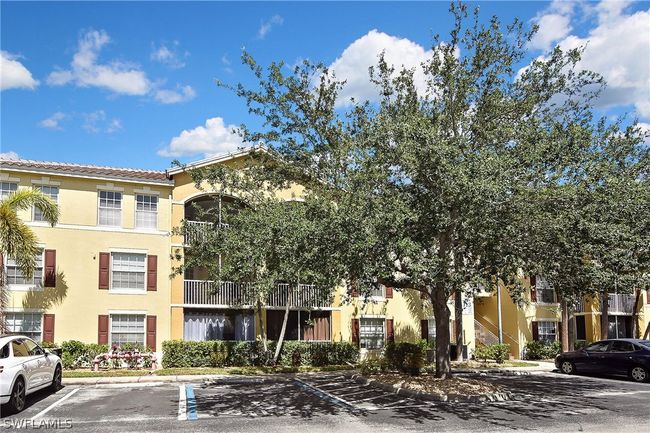 215 - 4113 Residence Drive, Condo with 3 bedrooms, 2 bathrooms and null parking in Fort Myers FL | Image 2