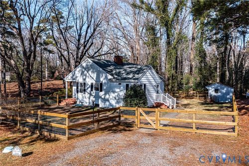 15 Clark Ln, Kilmarnock, VA, 22482-9586 | Card Image