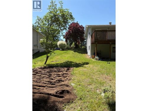 945 Pine Crescent, Genelle, BC, V0G1G0 | Card Image
