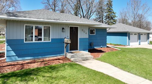 804 9th St S, Olivia, MN, 56277-1504 | Card Image