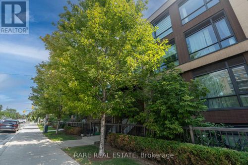 208-639 Lawrence Ave W, Toronto, ON, M6A1A9 | Card Image