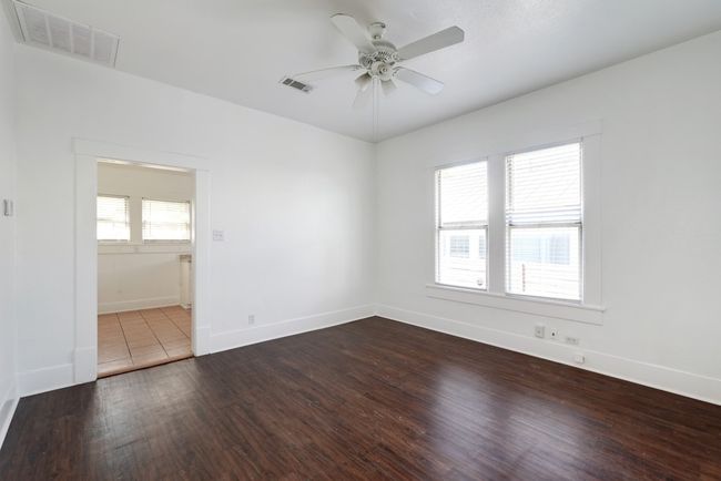 Dining room off of kitchen | Image 7