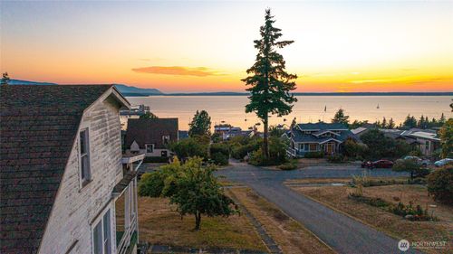 917 13th St, Bellingham, WA, 98225-6220 | Card Image