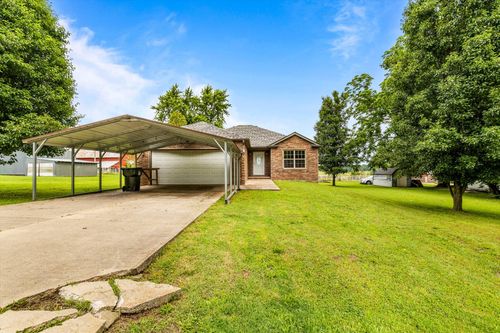 107 W Summit St, Aurora, MO, 65605-1043 | Card Image