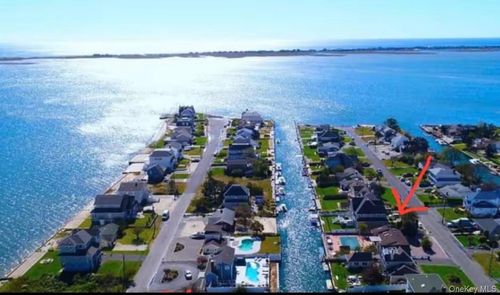 19 Marlin Rd, East Quogue, NY, 11942-4908 | Card Image