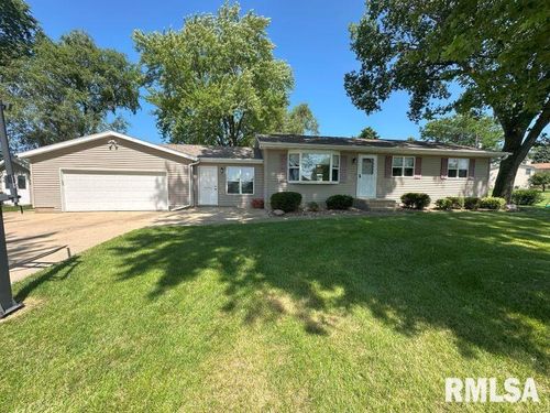 2818 262nd St, De Witt, IA, 52742-9429 | Card Image