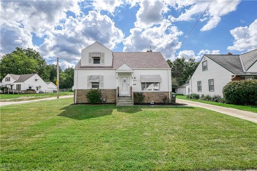 28886 Hazel Ave, Wickliffe, OH, 44092-2535 | Card Image