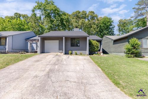 132 Lake Pointe Drive, Warner Robins, GA, 31088 | Card Image