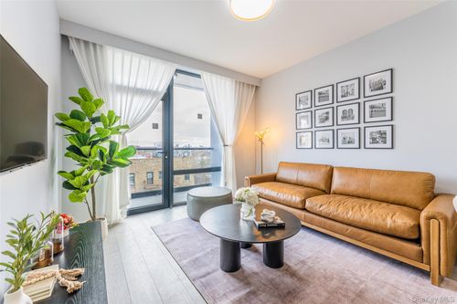 9b-134-11 Franklin Ave, Flushing, NY, 11355-4657 | Card Image