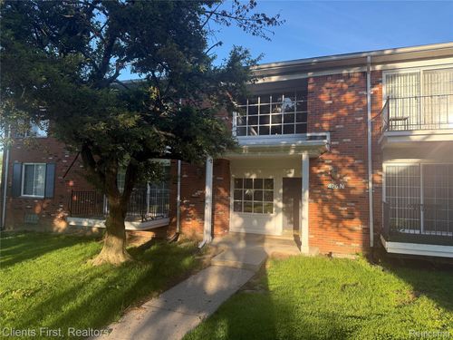 8-426 Fox Hills Drive N, Bloomfield Hills, MI, 48304 | Card Image