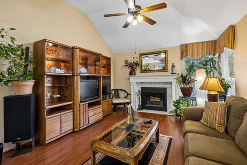 707 Meadowcreek Ct, Garland, TX, 75043-5258 | Card Image