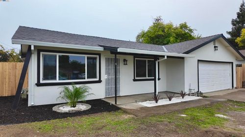 5000 Springfield Way, Sacramento, CA, 95841-2609 | Card Image