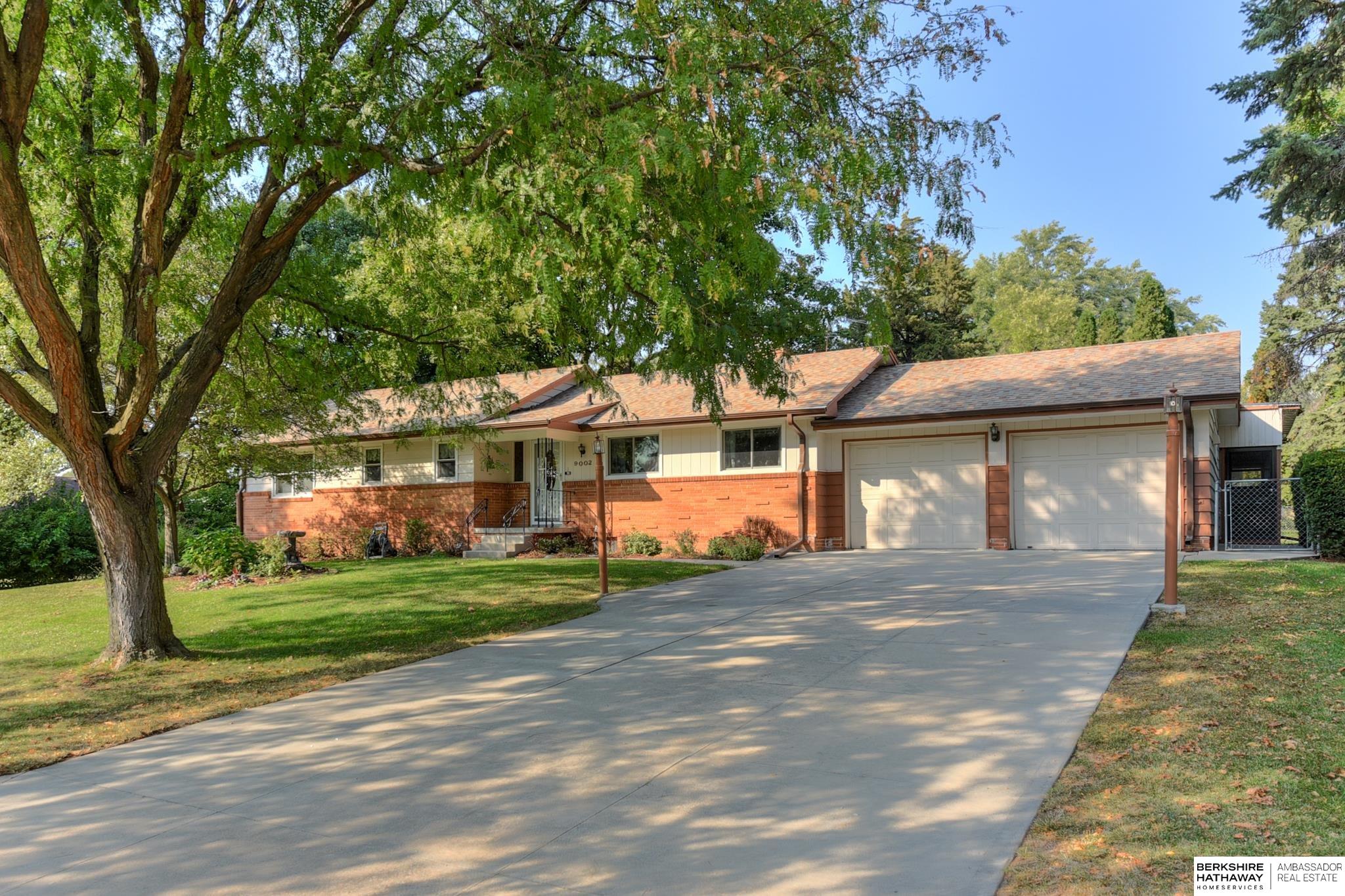 Dorcas St, Omaha, NE 68124