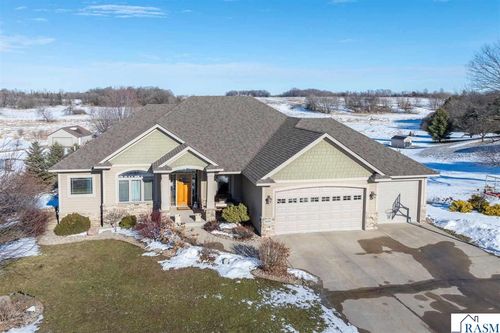 610 E Rolling Hills Dr, Le Center, MN, 56057-1763 | Card Image