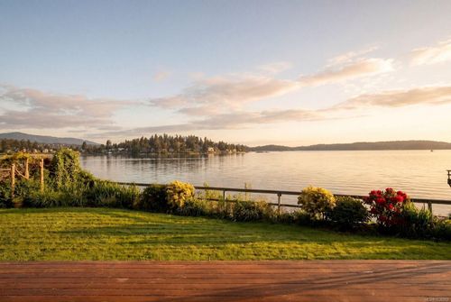 2444 Whidby Lane, Sidney, BC, V8L2K3 | Card Image