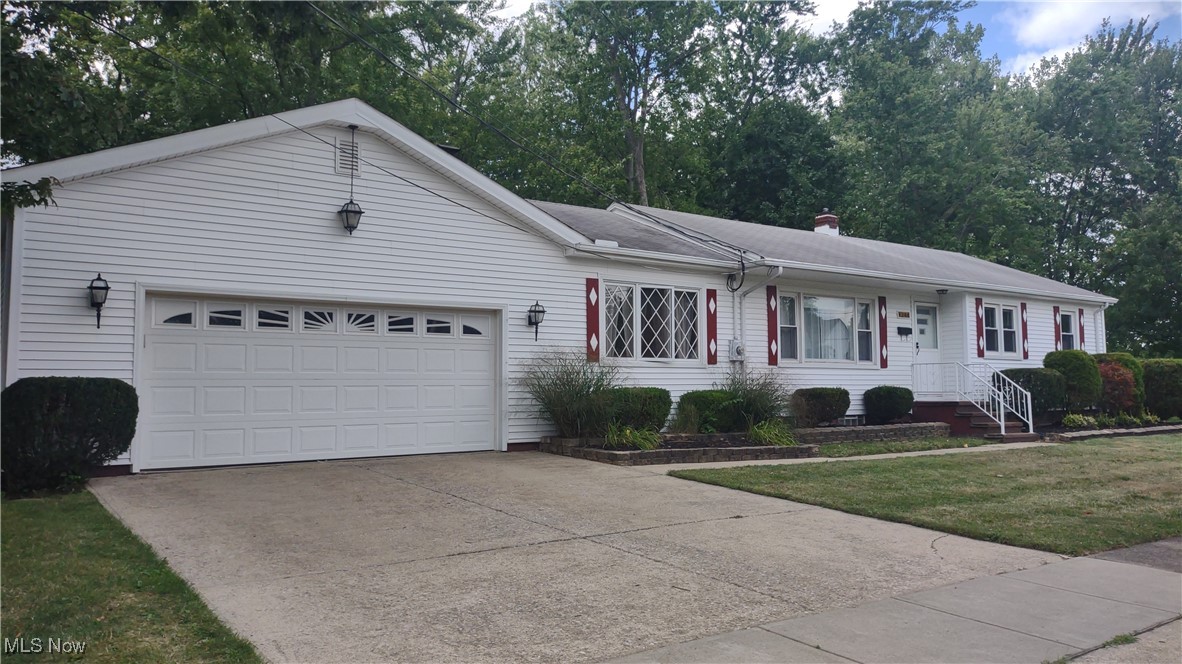 Grove Ave, Willoughby, OH 44094